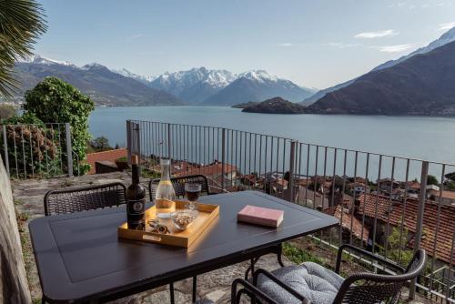 Erkély/terasz, Casa Coslia - Pianello del Lario by LoveComo in Pianello Del Lario Erkély/terasz, Casa Coslia - Pianello del Lario by LoveComo in Pianello Del Lario