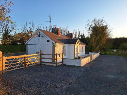 Exterior view, Teachin milis Moineir in Boyle Exterior view, Teachin milis Moineir in Boyle