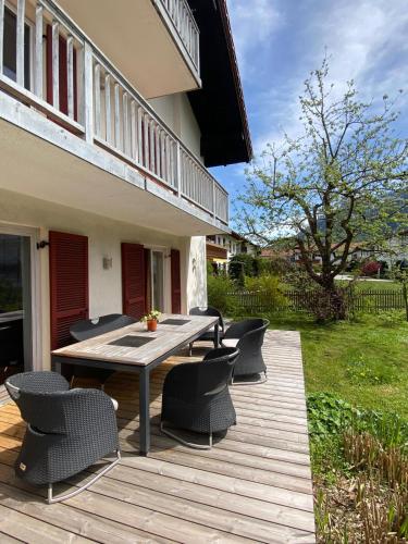 Großzügige Ferienwohnung mit Terrasse und Garten (Großzugige Ferienwohnung mit Terrasse und Garten) in Inzell városközpont Großzügige Ferienwohnung mit Terrasse und Garten (Großzugige Ferienwohnung mit Terrasse und Garten) in Inzell városközpont