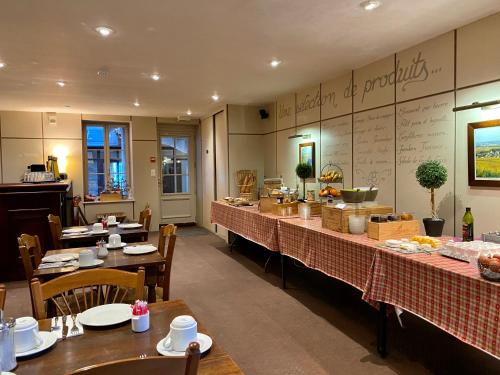 Comida y bebida, Hotel De La Paix in Beaune Comida y bebida, Hotel De La Paix in Beaune