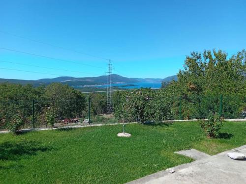 Erkély/terasz, Comfy one bedroom apartment with parking lot Kotor in Trojica Erkély/terasz, Comfy one bedroom apartment with parking lot Kotor in Trojica