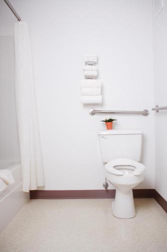 This photo about Country Club Inn shared on HyHotel.com