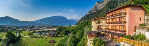 Vista exterior, Agritur Eden Marone in Riva Del Garda City Center Vista exterior, Agritur Eden Marone in Riva Del Garda City Center
