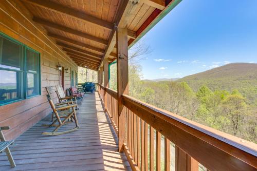 Family Cabin with Private Hot Tub and Views in Boone! in Маріон (Північна Кароліна) Family Cabin with Private Hot Tub and Views in Boone! in Маріон (Північна Кароліна)