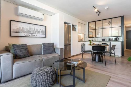 Modern City Bowl Apartment