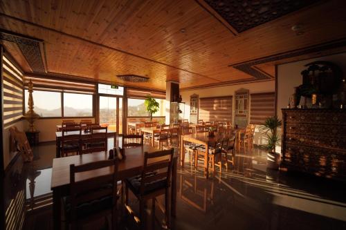 餐飲服務, 佩特拉廣場飯店 (petra plaza hotel) in 佩特拉 餐飲服務, 佩特拉廣場飯店 (petra plaza hotel) in 佩特拉