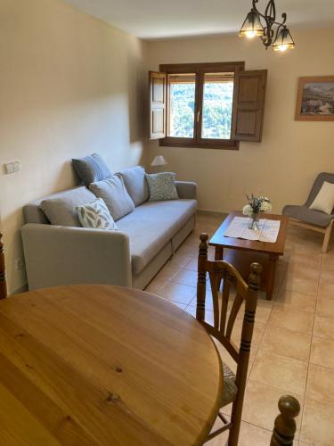 Preciosas Vistas a La Montaña, Luminoso y Acogedor (Preciosas Vistas a La Montana, Luminoso y Acogedor) in El Pueyo De Araguas Preciosas Vistas a La Montaña, Luminoso y Acogedor (Preciosas Vistas a La Montana, Luminoso y Acogedor) in El Pueyo De Araguas