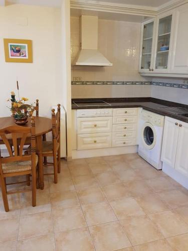 Preciosas Vistas a La Montaña, Luminoso y Acogedor (Preciosas Vistas a La Montana, Luminoso y Acogedor) in El Pueyo De Araguas Preciosas Vistas a La Montaña, Luminoso y Acogedor (Preciosas Vistas a La Montana, Luminoso y Acogedor) in El Pueyo De Araguas