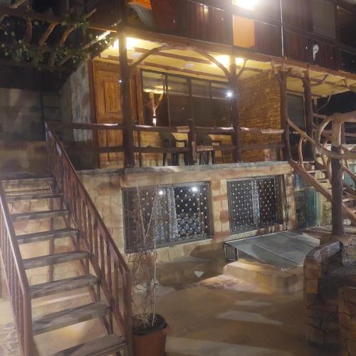 Dana Gate Lodge in Dana Dana Gate Lodge in Dana