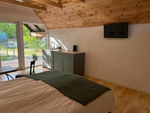 Bajkowy Domek 2 nad rzeką Liwiec (Bajkowy Domek 2 nad rzeka Liwiec) in Lochow Bajkowy Domek 2 nad rzeką Liwiec (Bajkowy Domek 2 nad rzeka Liwiec) in Lochow