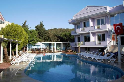 Swimming pool, Cundavilla Suite Hotel in Cunda Island Swimming pool, Cundavilla Suite Hotel in Cunda Island