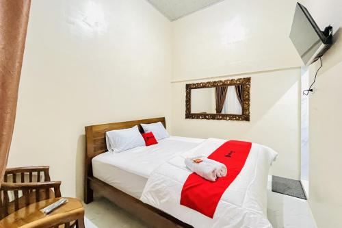 Habitació, RedDoorz @ Gunari Guest House Merek Karo in Merek Habitació, RedDoorz @ Gunari Guest House Merek Karo in Merek