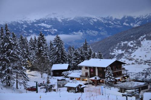 مدخل, Hotel La Cambuse in Vex مدخل, Hotel La Cambuse in Vex