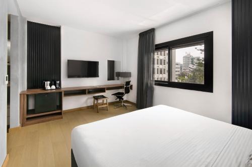 Urban Habitat Executive Suites in City Center Urban Habitat Executive Suites in City Center