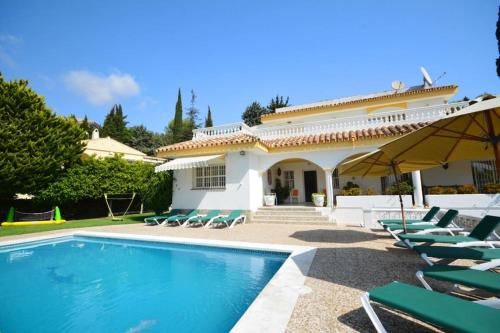 Large 7 Bedroom villa in sierrrezuela heated pool