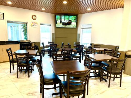 餐飲選擇, 欣頓溫德姆速8酒店 (Super 8 By Wyndham Hinton) in 欣頓(AB) 餐飲選擇, 欣頓溫德姆速8酒店 (Super 8 By Wyndham Hinton) in 欣頓(AB)
