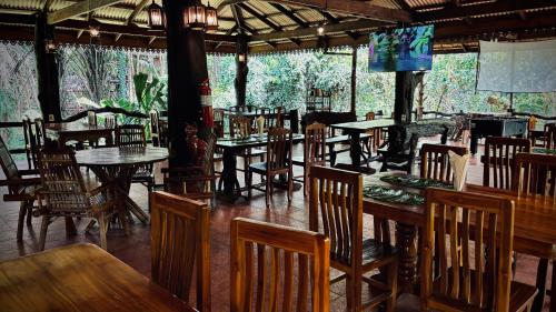 Restaurant, Khao Sok Paradise Resort in Khao Sok (Suratthani) Restaurant, Khao Sok Paradise Resort in Khao Sok (Suratthani)