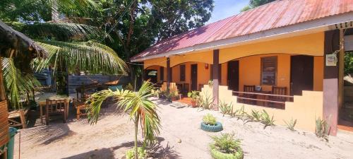 Buitenkant, Edsan Apartment in Bantayan Island Buitenkant, Edsan Apartment in Bantayan Island