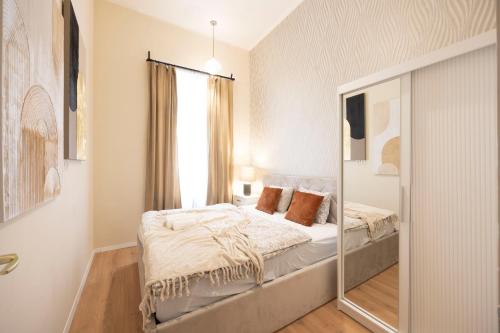 Cozy Boulevard Apartment in the Heart of Budapest