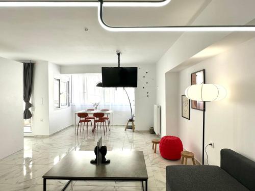 Walk into Dream of Acropolis 10