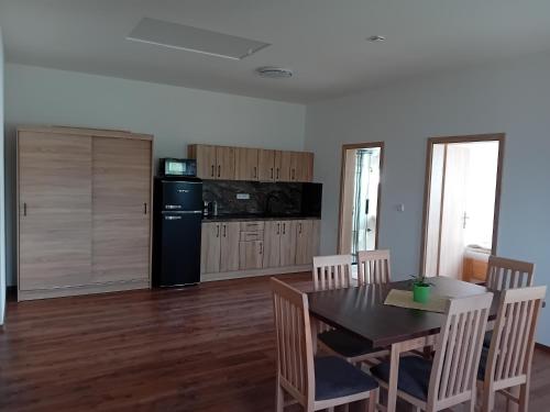 Konyha, U hrobky in Domanin Konyha, U hrobky in Domanin