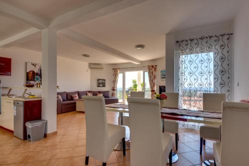 Sun & Sea in 烏耶哈 Sun & Sea in 烏耶哈