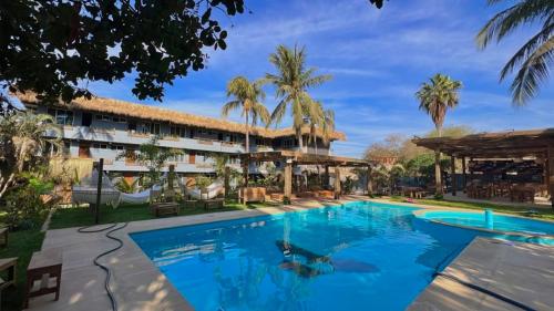 Garden, Straw Hat Surf Hostel & Bar in Puerto Escondido Garden, Straw Hat Surf Hostel & Bar in Puerto Escondido
