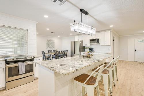 Spring Hill Home with Pool, BBQ Grill and Outdoor TV! in Spring Hill (Florida) Spring Hill Home with Pool, BBQ Grill and Outdoor TV! in Spring Hill (Florida)
