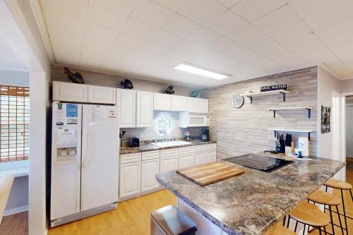 Hemingway's Hideaway in Fort Morgan Hemingway's Hideaway in Fort Morgan