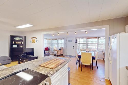 Hemingway's Hideaway in Fort Morgan Hemingway's Hideaway in Fort Morgan