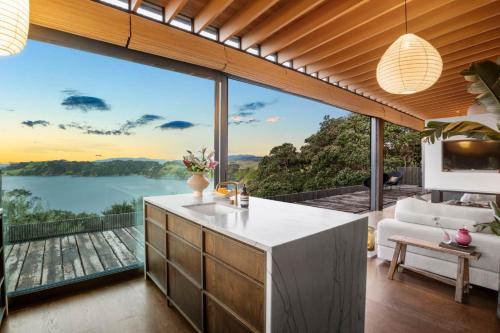 The Escape on Belle - Coast & Country in Waiheke Island The Escape on Belle - Coast & Country in Waiheke Island