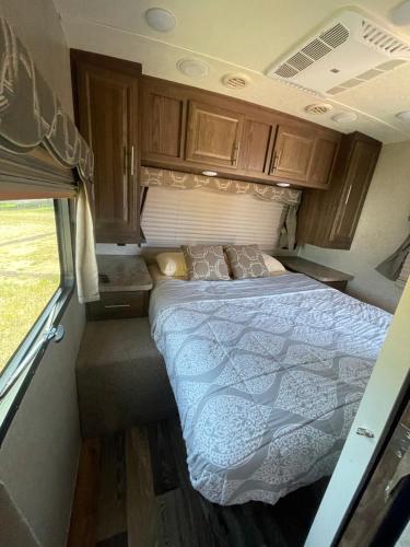 Camper Rv1 with private entrance and free parking