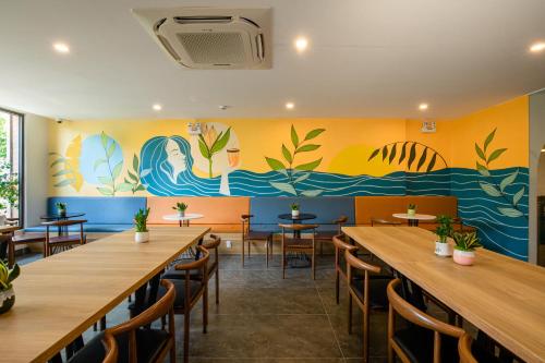 Banquet hall, FIRST Studio Hotel Da Nang near Da Nang International Exhibition Fair Center Banquet hall, FIRST Studio Hotel Da Nang near Da Nang International Exhibition Fair Center