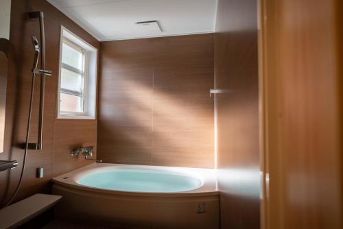 Bathroom, Shobuzawa Log in Kawazu Bathroom, Shobuzawa Log in Kawazu