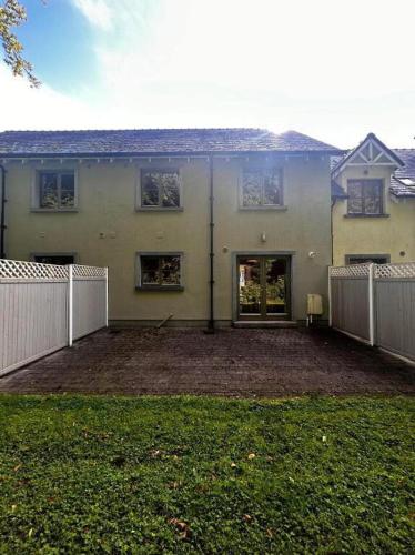 Kilronan 3 bed house on castle grounds in Ballyfarnon Kilronan 3 bed house on castle grounds in Ballyfarnon
