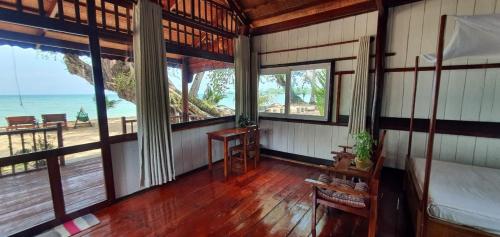 Bamboo Cottages in Vung Bau Bamboo Cottages in Vung Bau
