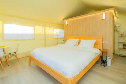 Urban Oasis Luxe Glamping with King Bed & BBQ in San Dimas (CA) Urban Oasis Luxe Glamping with King Bed & BBQ in San Dimas (CA)