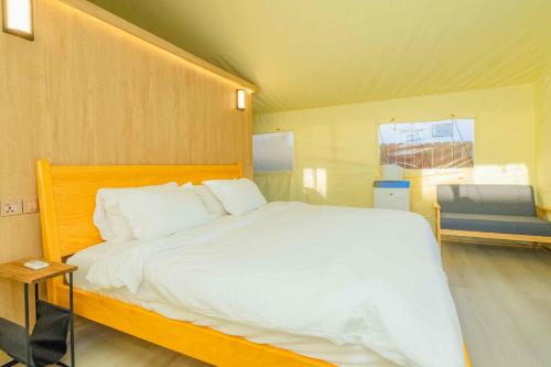 Urban Oasis Luxe Glamping with King Bed & BBQ in São Dimas (CA) Urban Oasis Luxe Glamping with King Bed & BBQ in São Dimas (CA)