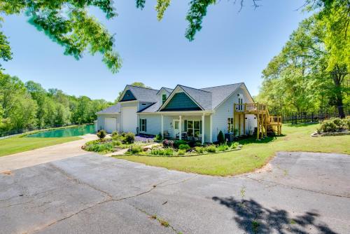 Shared Game Room and Lake Access Hiram Apartment in Hiram (GA) Shared Game Room and Lake Access Hiram Apartment in Hiram (GA)