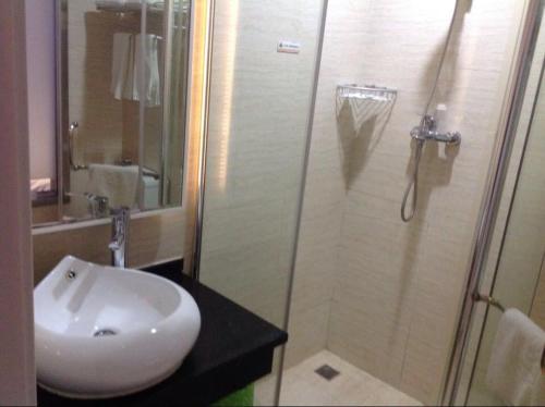 This photo about Motel 168 Suzhou Hanshan Temple Fengqiao Road shared on HyHotel.com