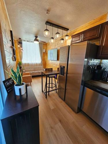 Matchbox desert oasis hot tub, pet friendly! in 聖思多羅 Matchbox desert oasis hot tub, pet friendly! in 聖思多羅