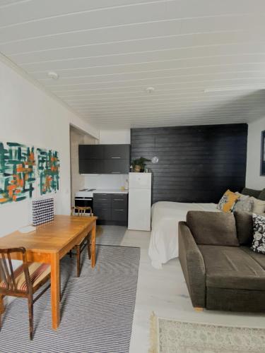 Facilities, Unique wood house apartment, FREE PARKING, 2 BIKES AVAILABLE in Itaharju Facilities, Unique wood house apartment, FREE PARKING, 2 BIKES AVAILABLE in Itaharju