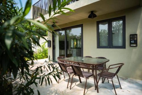 Holiday Let - Mui Wo, Lantau Island near Cheung Sha Beach Holiday Let - Mui Wo, Lantau Island near Cheung Sha Beach
