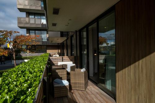 Modern, Ground floor , CBD, Free parking, 2-3 Beds