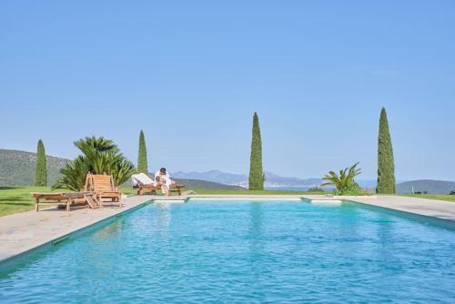 Le Château de la Mère (Le Chateau de la Mere) in Grimaud Le Château de la Mère (Le Chateau de la Mere) in Grimaud