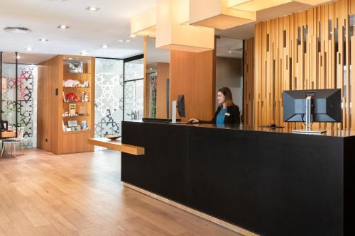 Лоби, Hotel Catalonia Giralda in Севиля Лоби, Hotel Catalonia Giralda in Севиля