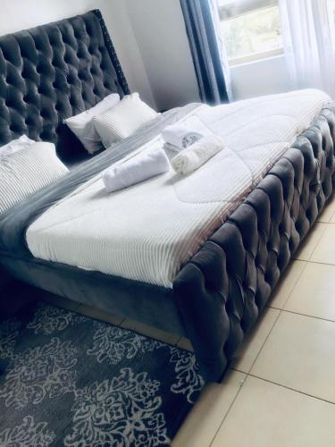 Strategically Located 3 Bedroom Apartment 15minutes from the Airport