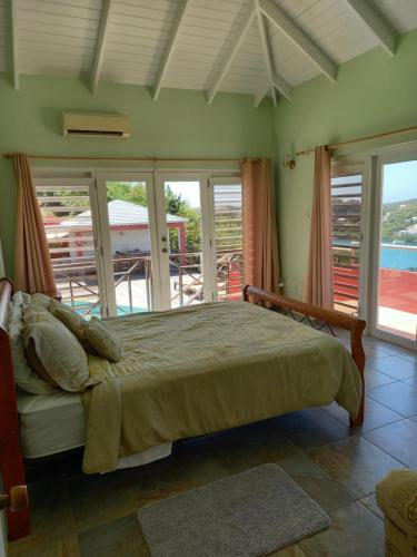 Robyns nest in Lower Woburn Robyns nest in Lower Woburn