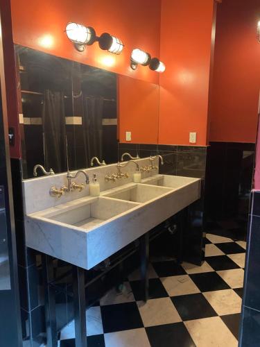 Bathroom, The Nolita Express Hostel in Chinatown Bathroom, The Nolita Express Hostel in Chinatown