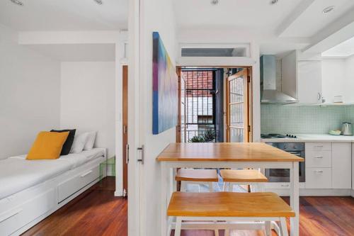 Eclectic Rushcutters Gem - Foosteps to the Harbour in Darling Point Eclectic Rushcutters Gem - Foosteps to the Harbour in Darling Point